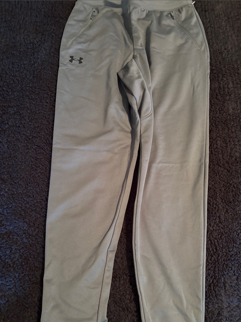 NWT Under Armour boys  Light Gray Athletic Joggers with Zip Pockets